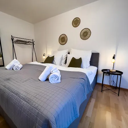 Stylische Zentrale Wohnung Mit Kueche Und Parkplatz In Seitenstraße Deggendorf Zewnętrze zdjęcie