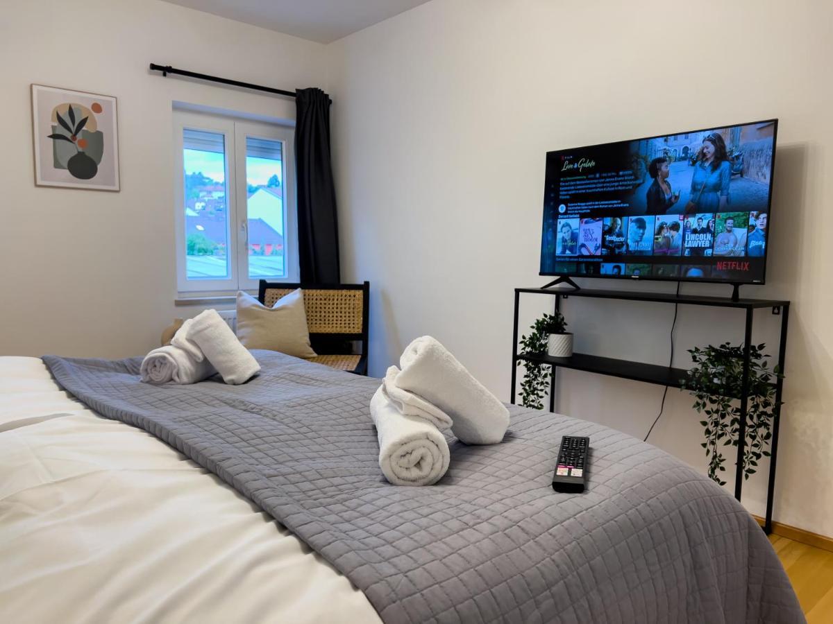 Stylische Zentrale Mit Kueche Und Parkplatz In Seitenstraße Apartment