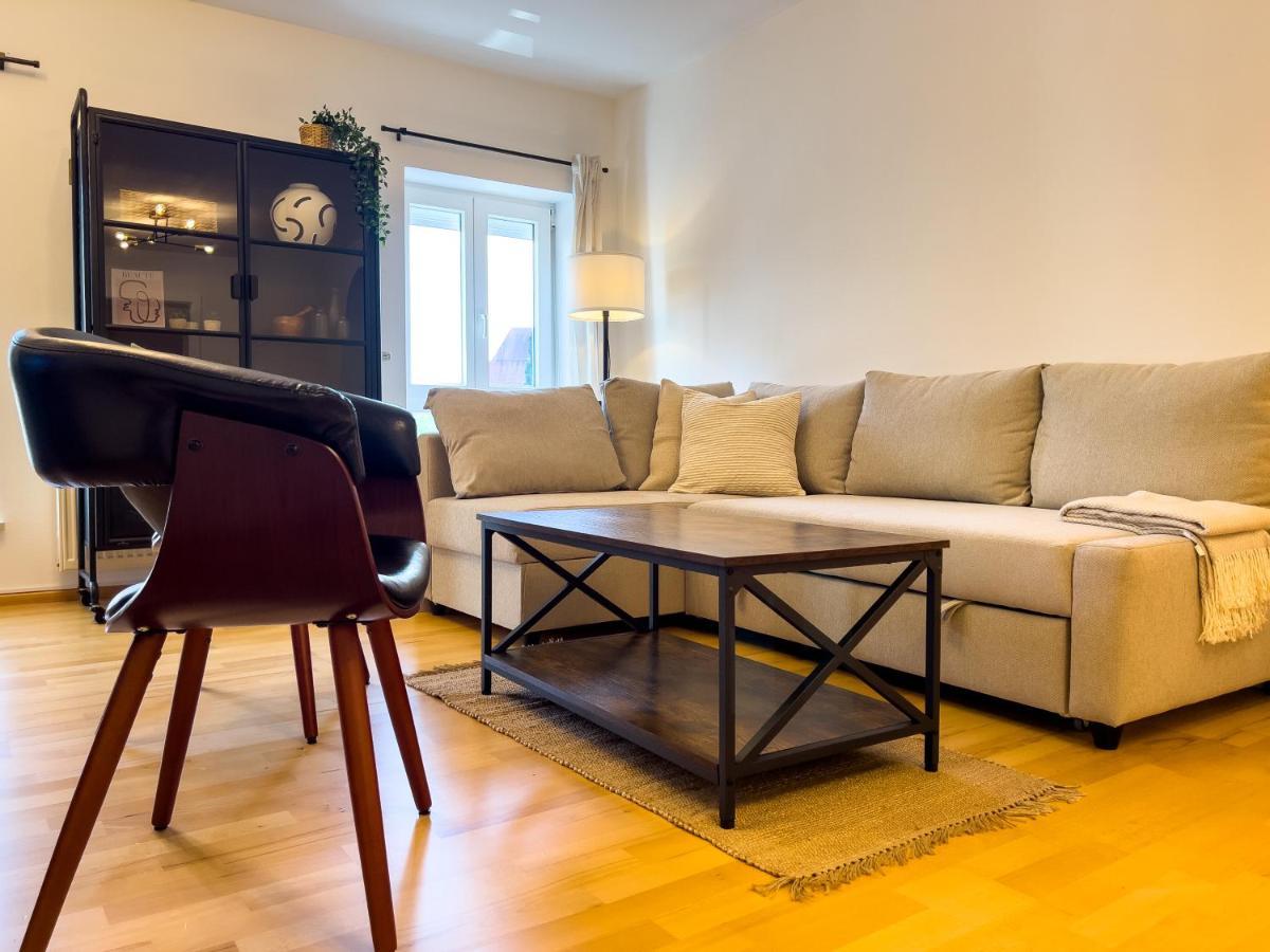 Stylische Zentrale Mit Kueche Und Parkplatz In Seitenstraße Deggendorf