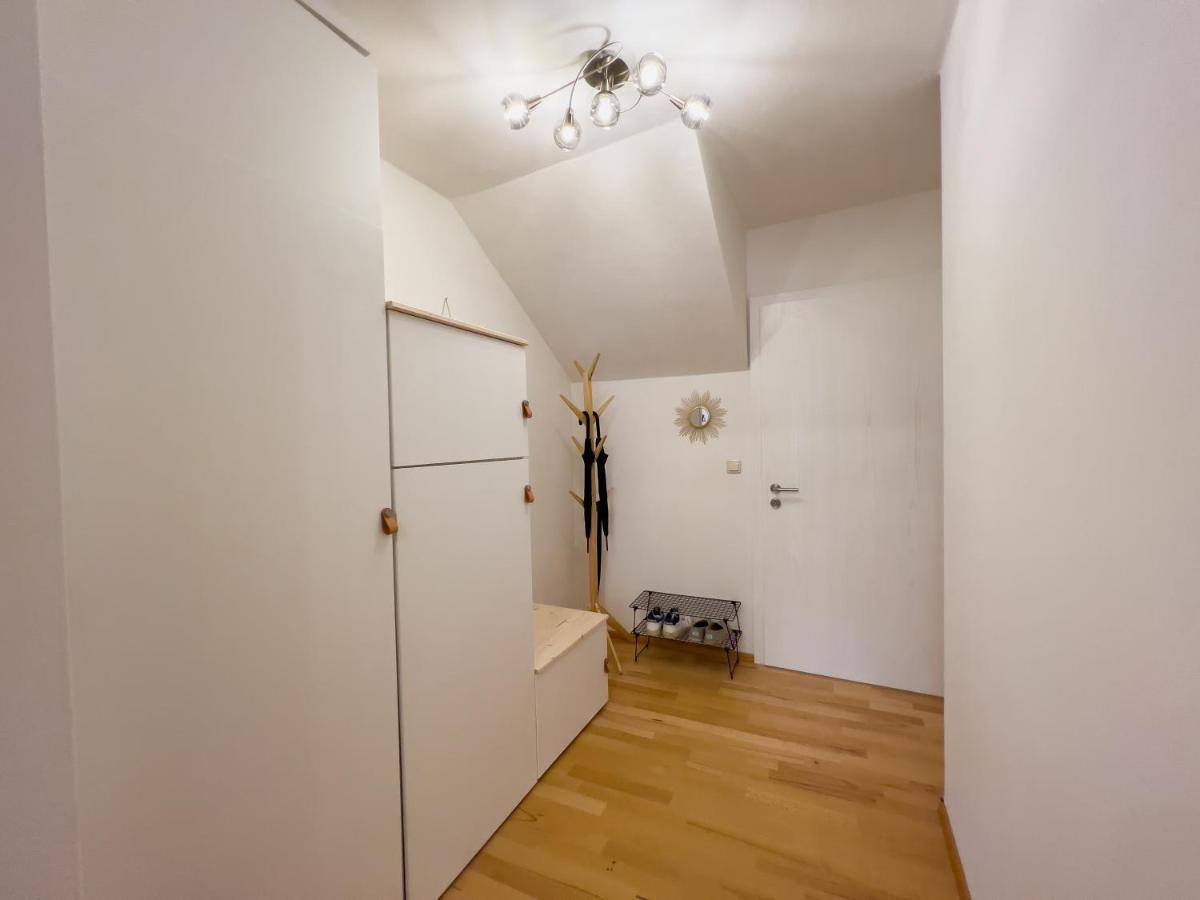 Stylische Zentrale Mit Kueche Und Parkplatz In Seitenstraße Apartment *